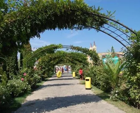 Апартамент Private In Holiday Fort Club *
