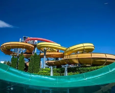 Апартамент Private In Holiday Fort Club *