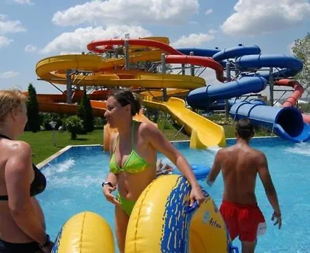 Апартамент Private In Holiday Fort Club