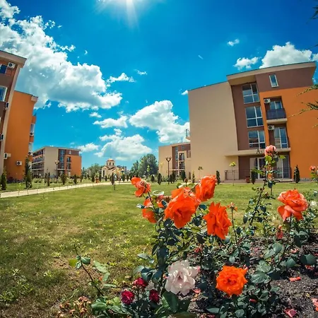Апартамент Private In Holiday Fort Club *